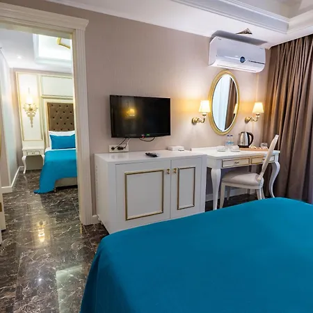 Flora Hotel 4*