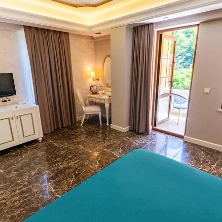 Hotel Flora 4*