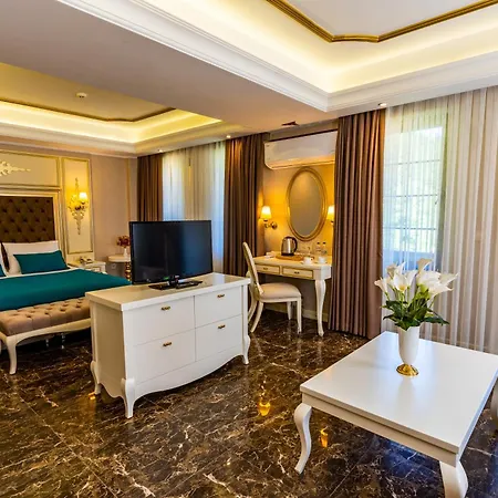 Hotel Flora 4*