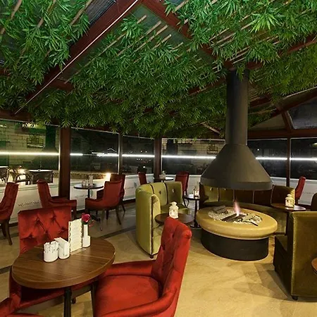 Flora Hotel 4*